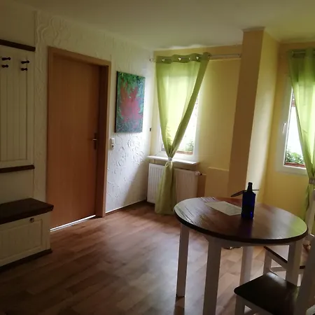 Lee Zen Πανσιόν